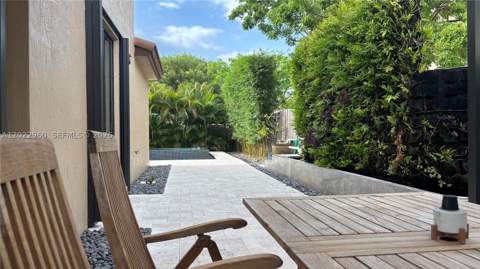 157 NE 25th Ave, Homestead FL - photo 6 of 23