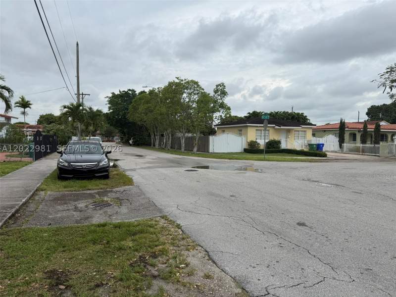 2 bedroom SingleFamilyResidence at 5940 SW 2nd St, Naranja Nook, Miami — photo 2