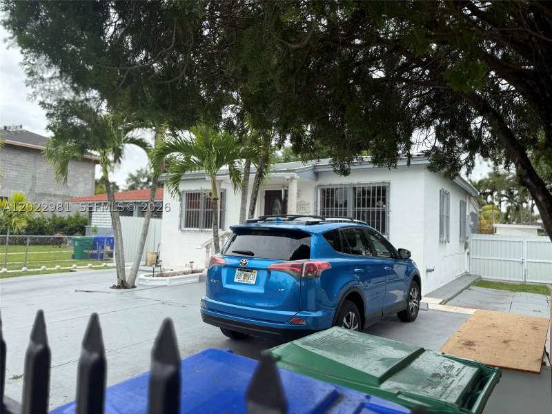 2 bedroom SingleFamilyResidence at 5940 SW 2nd St, Naranja Nook, Miami — photo 3