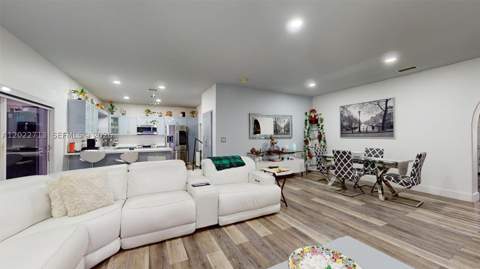 357 W 44th St, Hialeah FL - photo 15 of 89