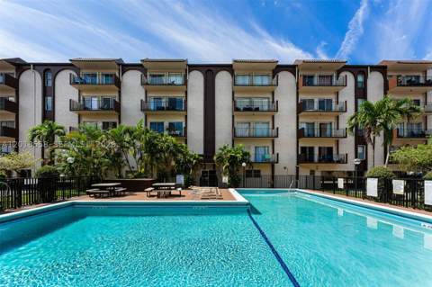 1950 W 54th St 412, Hialeah FL - photo 13 of 15