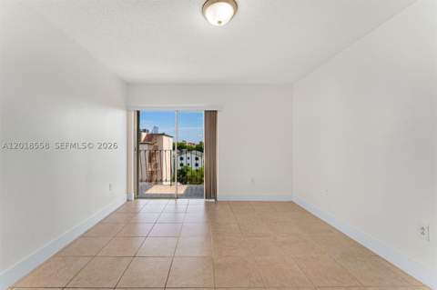 1950 W 54th St 412, Hialeah FL - photo 6 of 15