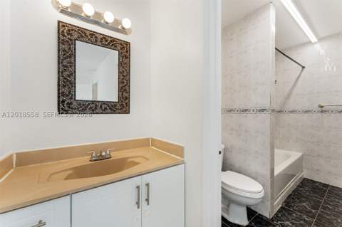1950 W 54th St 412, Hialeah FL - photo 8 of 15