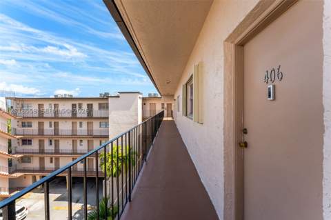 1950 W 54th St 406, Hialeah FL - photo 12 of 15