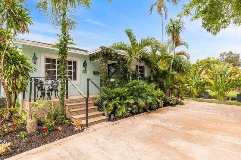 4 bedroom SingleFamilyResidence at 6520 SW 16th Ter, Ivywild, West Miami — photo 4