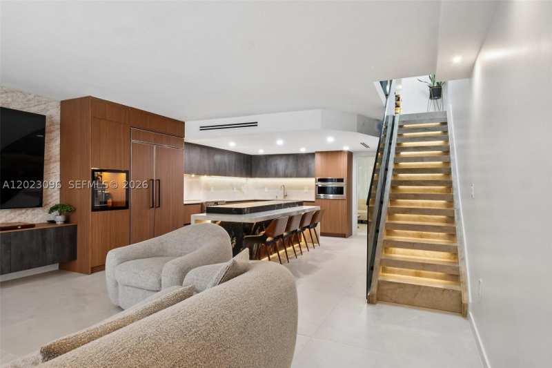 2 bedroom Townhouse at 425 Grapetree Dr 211, Grapetree Townhouse Condo, Key Biscayne — photo 1