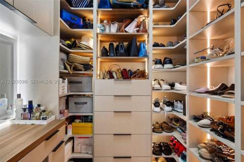 425 Grapetree Dr 211, Key Biscayne FL - photo 14 of 31