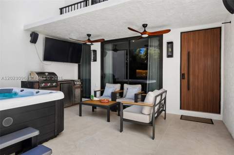 425 Grapetree Dr 211, Key Biscayne FL - photo 24 of 31