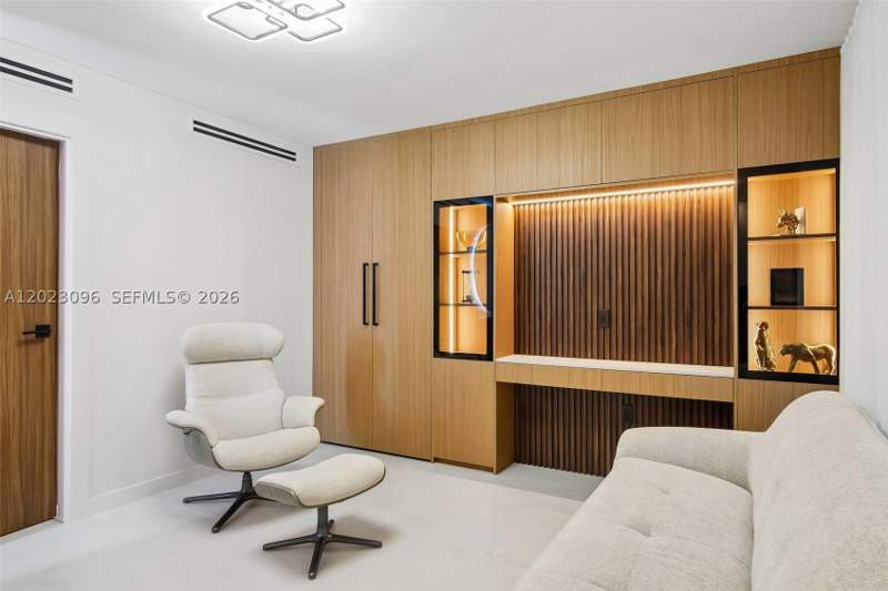 2 bedroom Townhouse at 425 Grapetree Dr 211, Grapetree Townhouse Condo, Key Biscayne — photo 5