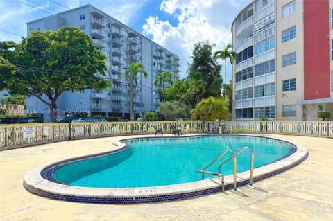 1475 NE 125th Ter 408H, North Miami FL - photo 15 of 16