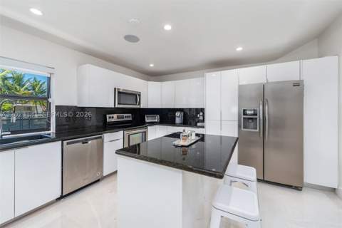 2330 NE 195th St, Miami FL - photo 12 of 39