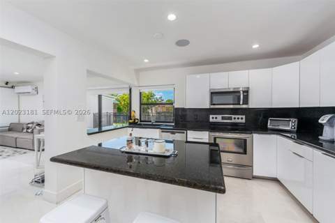 2330 NE 195th St, Miami FL - photo 13 of 39