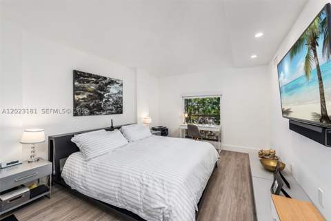 2330 NE 195th St, Miami FL - photo 14 of 39