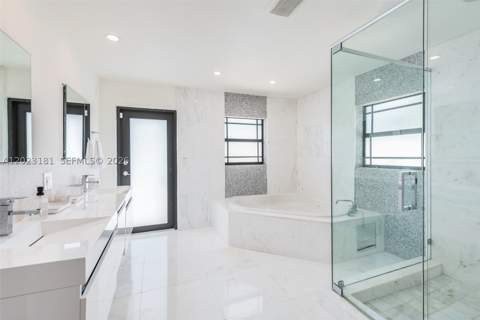 2330 NE 195th St, Miami FL - photo 17 of 39
