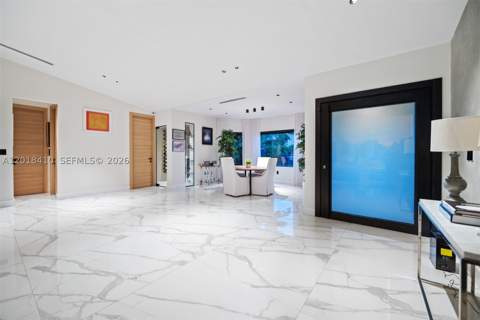 16431 NE 34th Ave, North Miami Beach FL - photo 15 of 56