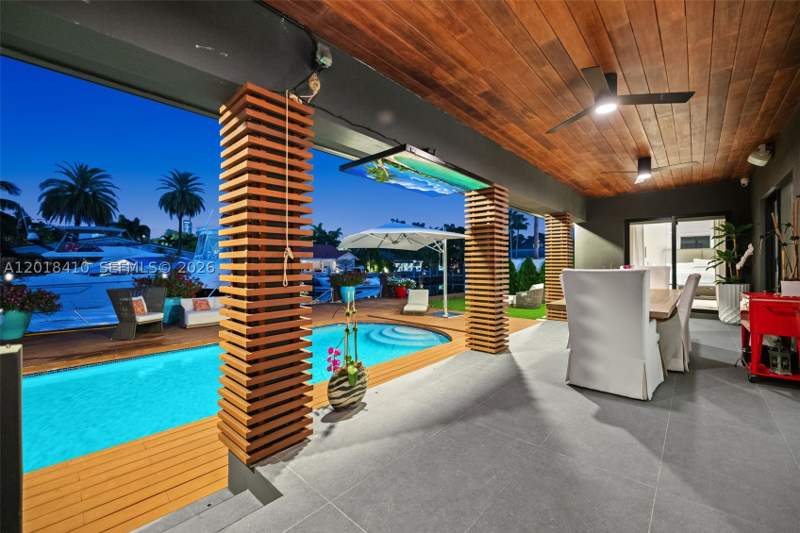 5 bedroom SingleFamilyResidence at 16431 NE 34th Ave, Eastern Shores, North Miami Beach — photo 3
