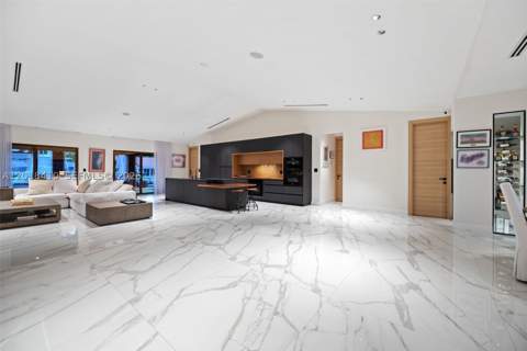 16431 NE 34th Ave, North Miami Beach FL - photo 8 of 56