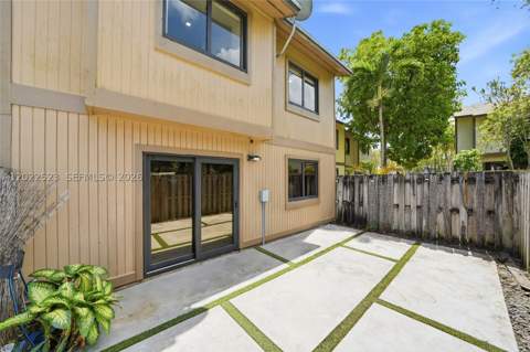 455 NE 210th Ter, Miami FL - photo 23 of 31