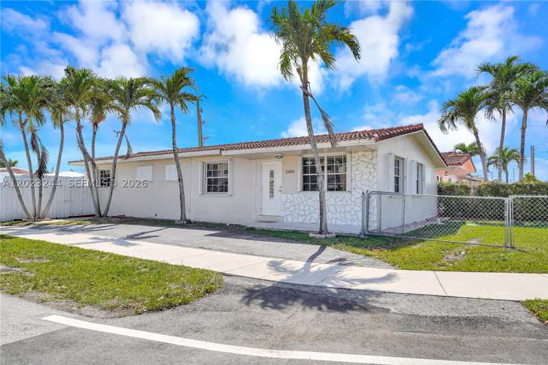 3 bedroom SingleFamilyResidence at 2400 SW 103rd Ct, Coravo Amd, Miami — photo 1