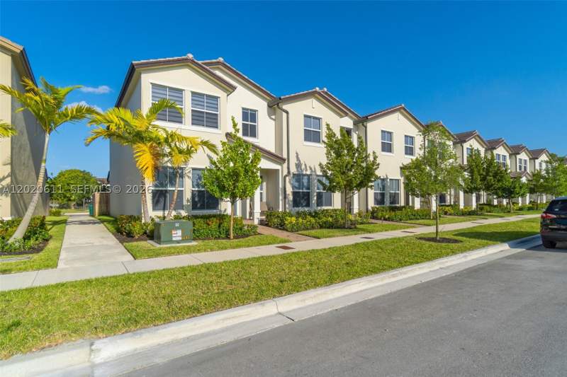 4 bedroom Townhouse at 26455 SW 148th Ave, Down South, Homestead — photo 2