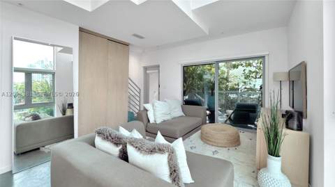 734 Michigan Ave 7, Miami Beach FL - photo 16 of 34