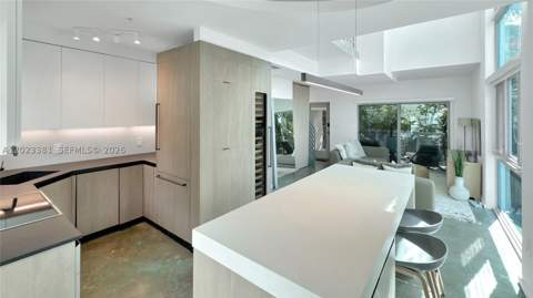 734 Michigan Ave 7, Miami Beach FL - photo 8 of 34