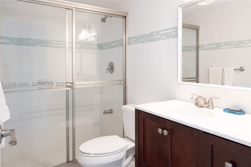 2 bedroom Condominium at 5601 Collins Ave 1420, The Pavilion Condo, Miami Beach — photo 5