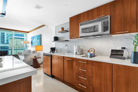 6801 Collins Ave 611 (Door 610), Miami Beach FL - photo 12 of 23