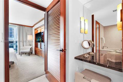 6801 Collins Ave 611 (Door 610), Miami Beach FL - photo 18 of 23