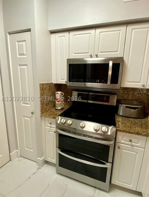 17125 N Bay Rd 3609, Sunny Isles Beach FL - photo 11 of 29