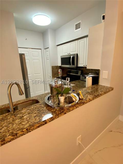 17125 N Bay Rd 3609, Sunny Isles Beach FL - photo 9 of 29