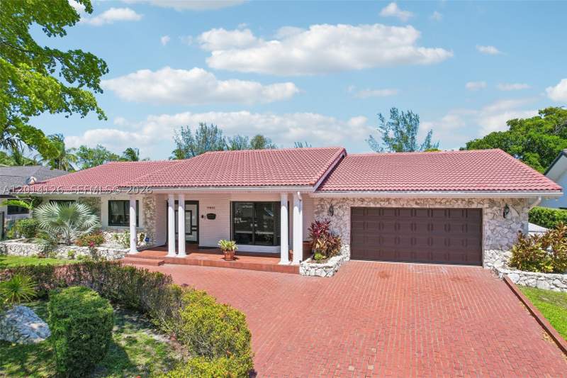 4 bedroom SingleFamilyResidence at 19805 NE 22nd Ave, North Lake Estates, Miami — photo 2