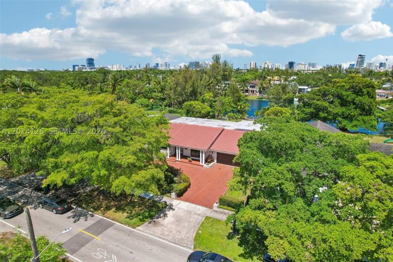 4 bedroom SingleFamilyResidence at 19805 NE 22nd Ave, North Lake Estates, Miami — photo 3