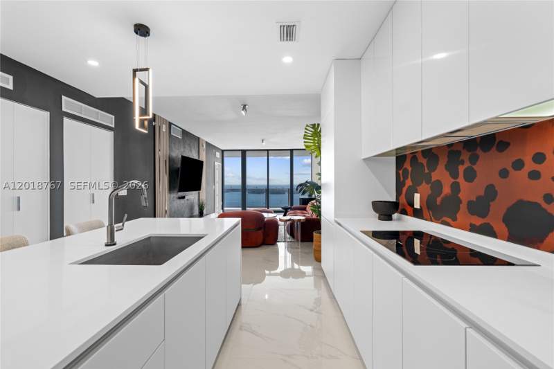 2 bedroom Condominium at 700 NE 24th St 5206, Aria Reserve, Miami — photo 2