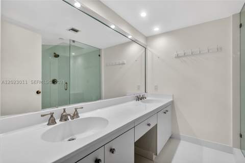 2000 Towerside Ter 709, Miami FL - photo 11 of 29