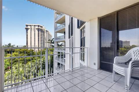 2000 Towerside Ter 709, Miami FL - photo 18 of 29