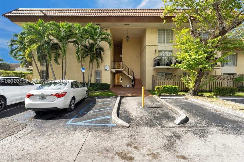 2 bedroom Condominium at 8550 SW 109th Ave 5-119, Courtyards At Kendall Con, Miami — photo 1