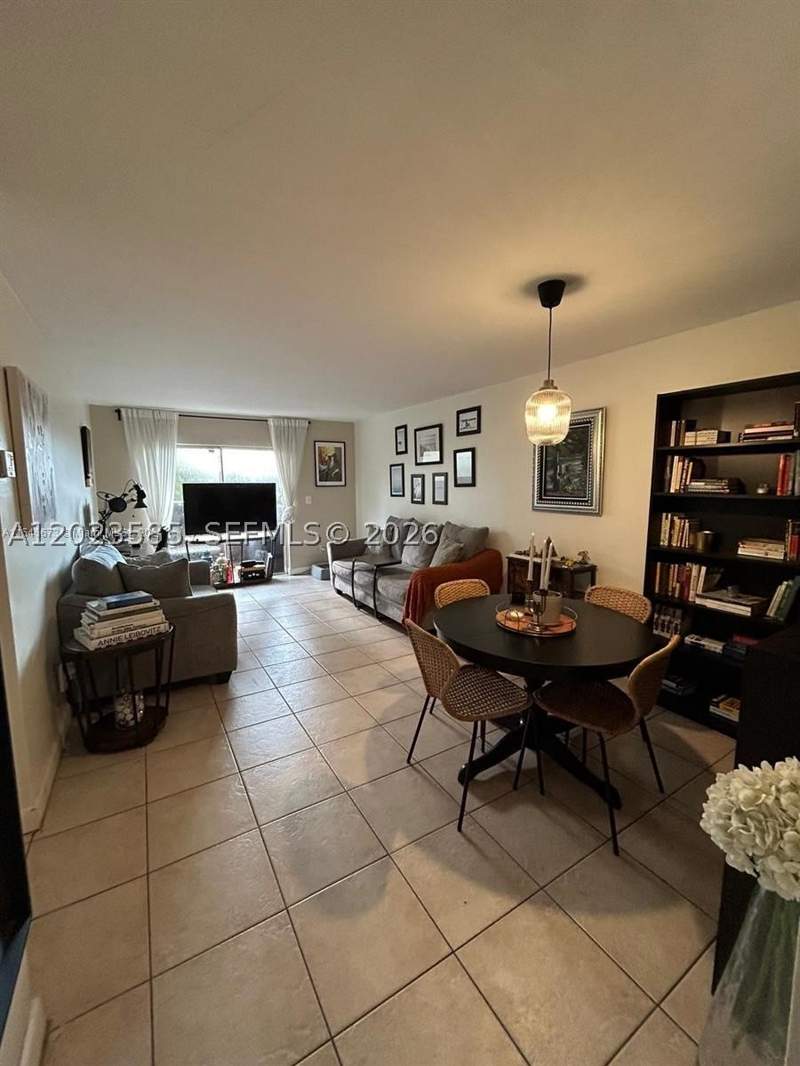 2 bedroom Condominium at 8550 SW 109th Ave 5-119, Courtyards At Kendall Con, Miami — photo 4