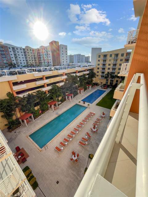 2775 NE 187th Street 627, Aventura FL - photo 11 of 12