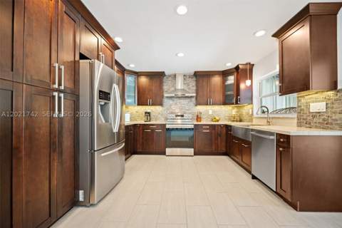 1183 Robin Ave, Miami Springs FL - photo 11 of 29