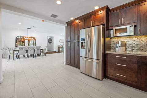 1183 Robin Ave, Miami Springs FL - photo 13 of 29