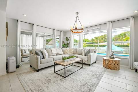 1183 Robin Ave, Miami Springs FL - photo 6 of 29