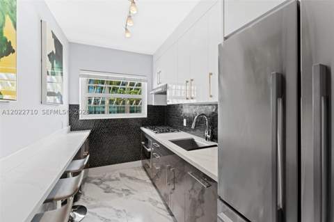 1925 Washington Ave 16, Miami Beach FL - photo 11 of 33