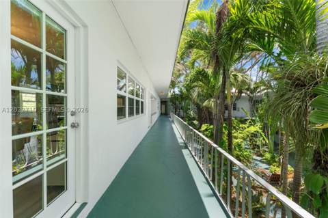 1925 Washington Ave 16, Miami Beach FL - photo 9 of 33