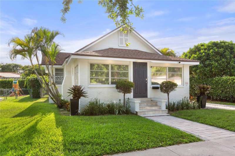 2 bedroom SingleFamilyResidence at 900 Tangier St, Tamiami Place Plan 1, Coral Gables — photo 1