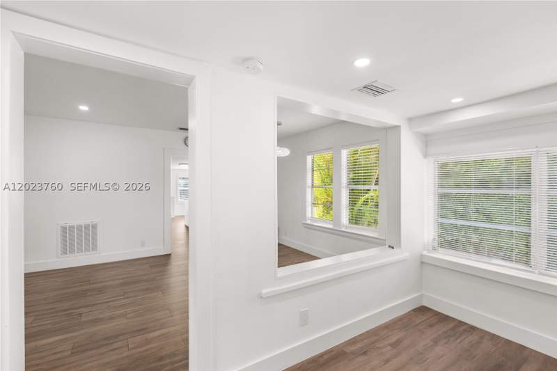 2 bedroom SingleFamilyResidence at 900 Tangier St, Tamiami Place Plan 1, Coral Gables — photo 2