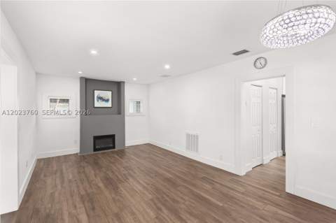 900 Tangier St, Coral Gables FL - photo 7 of 42