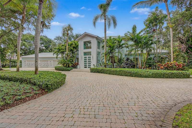 5 bedroom SingleFamilyResidence at 5790 SW 96th St, Felix Park Home Acres, Pinecrest — photo 1