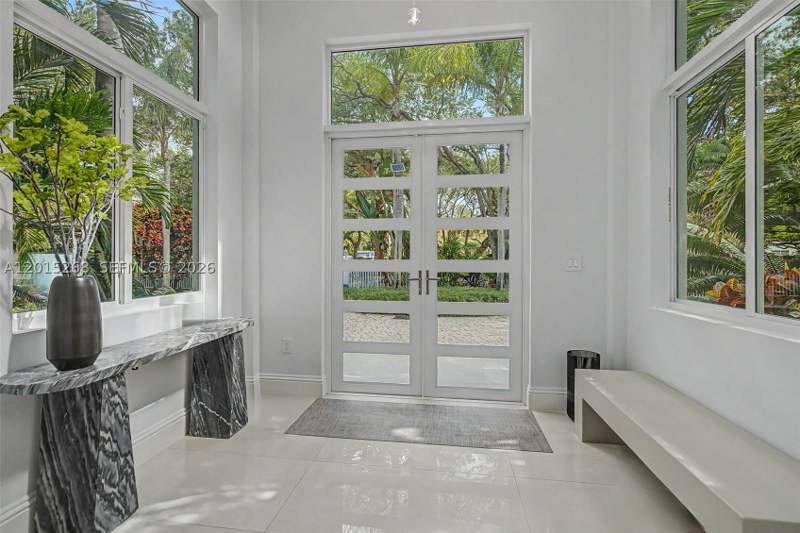 5 bedroom SingleFamilyResidence at 5790 SW 96th St, Felix Park Home Acres, Pinecrest — photo 3