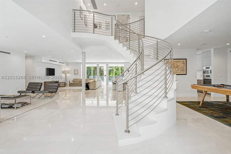 5 bedroom SingleFamilyResidence at 5790 SW 96th St, Felix Park Home Acres, Pinecrest — photo 4